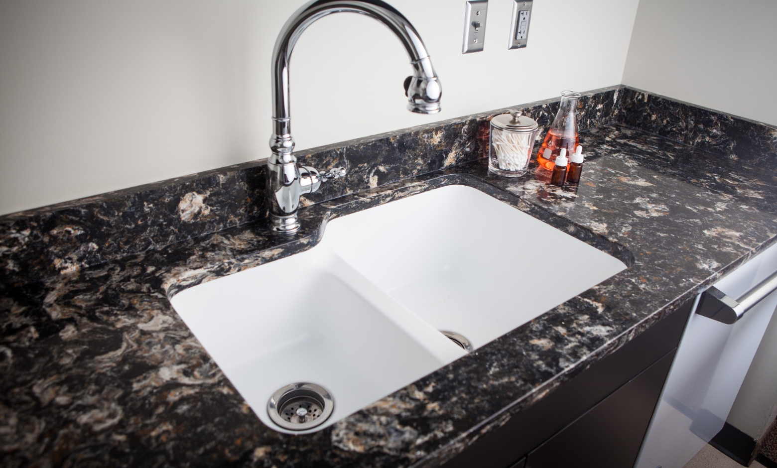 Hollinsbrook Cambria Quartz - Image 4